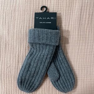 Tahari 100% Cashmere mittens